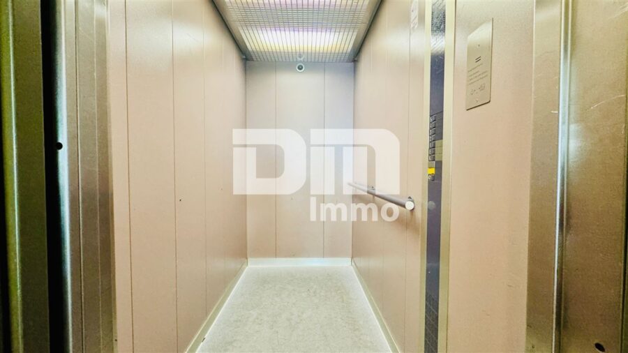 Großzügige altengerechte EG 4-Zimmer Wohnung mit großer Terrasse und Stellplatz - Fahrstuhl